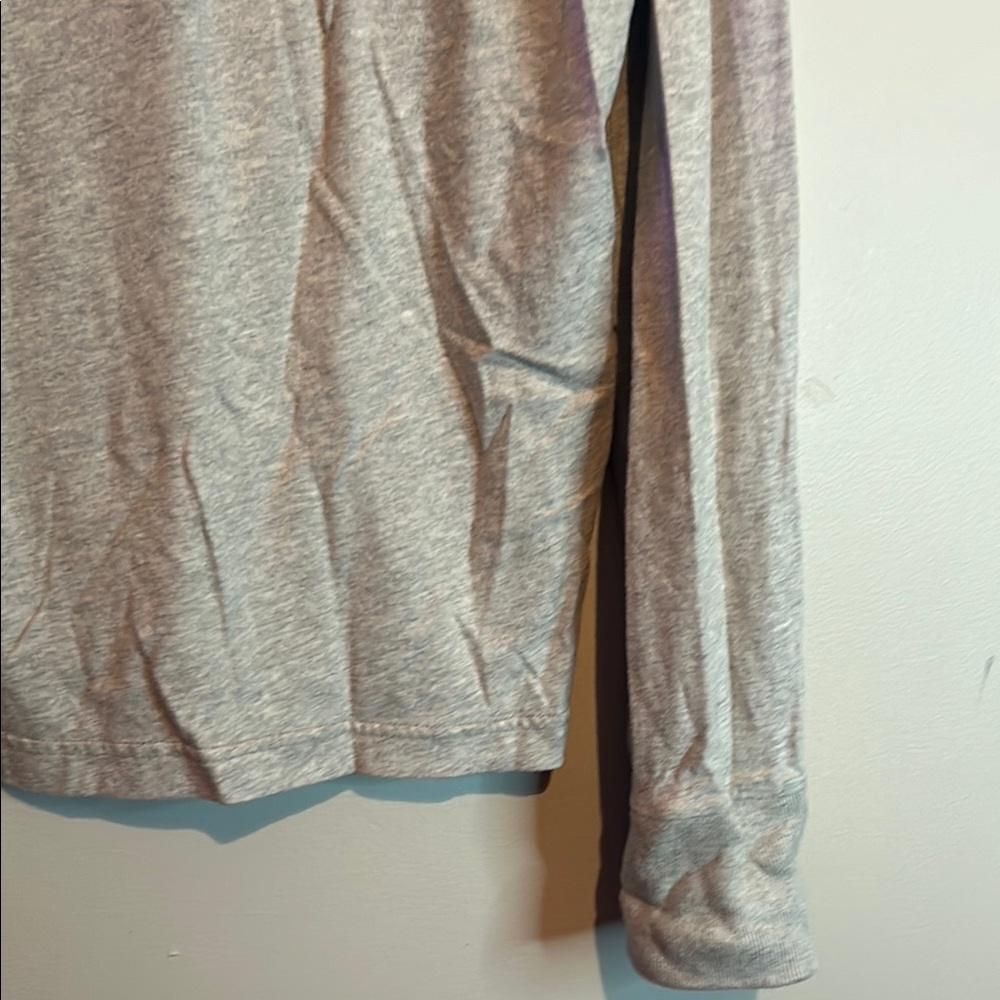 Hollister Heather Gray Crewneck Top - Picture 7 of 10